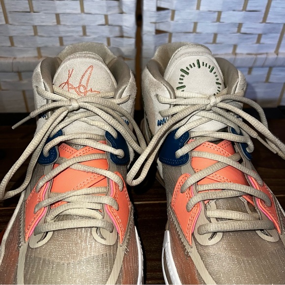 Nike Kyrie Infinity 'Floral 2022. Men’s 9. AMAZING CONDITION! - Picture 9 of 16